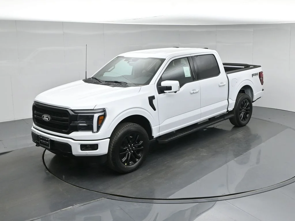 New 2026 Oxford White Ford Lariat image 38