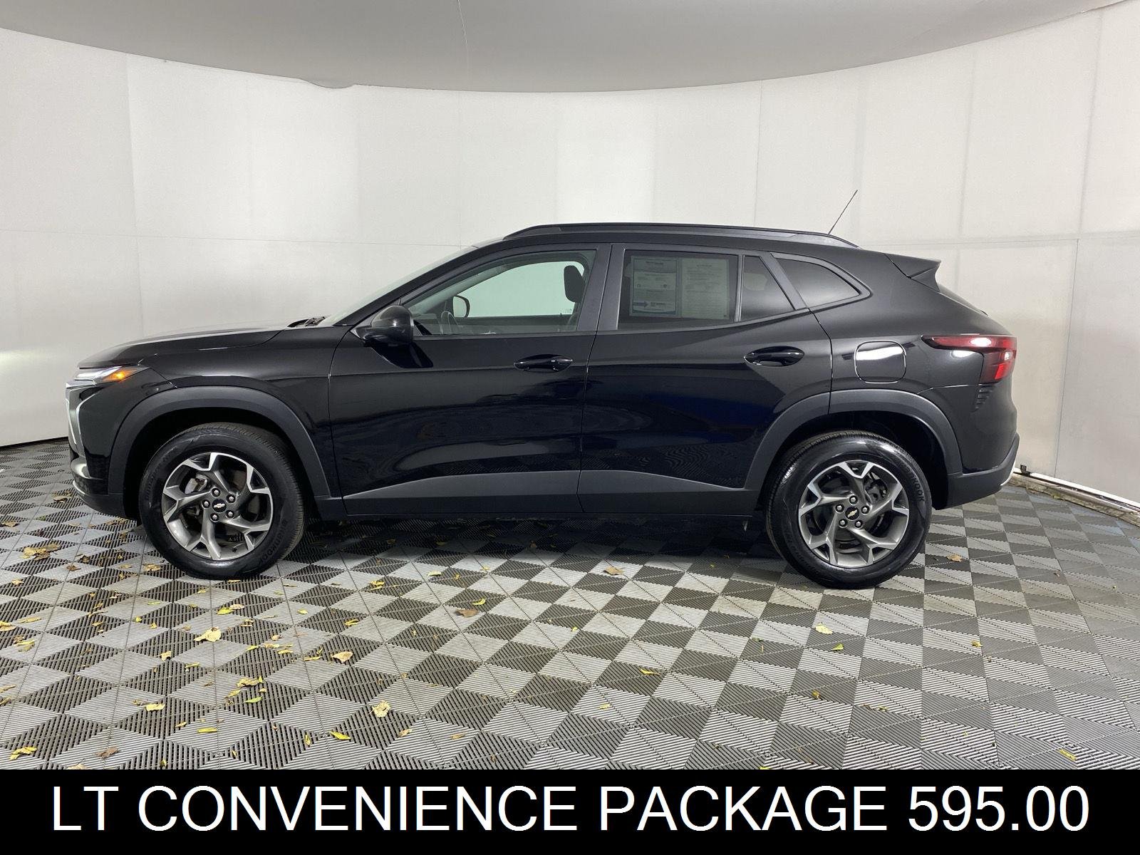 Used 2025 Mosaic Black Metallic Chevrolet LT image 12