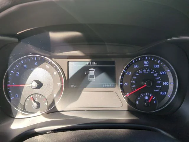 Used 2024 White Kia LXS image 28