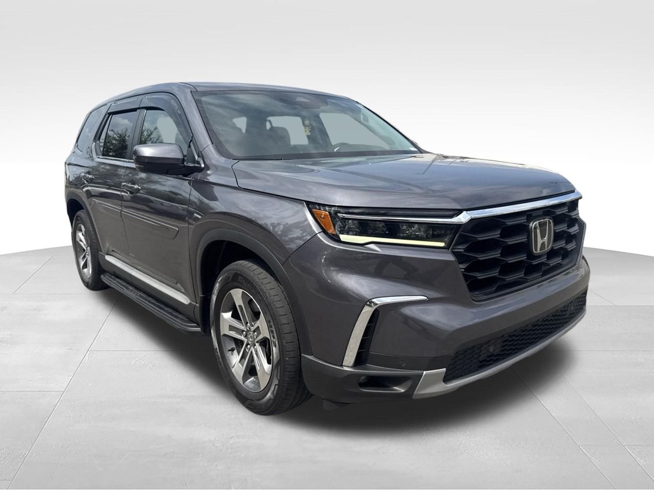 Used 2025  Honda EX-L image 2
