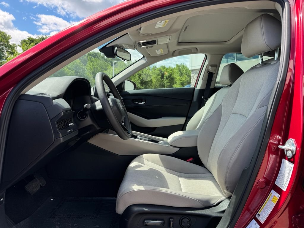 2025 Honda Accord SE - Photo 19