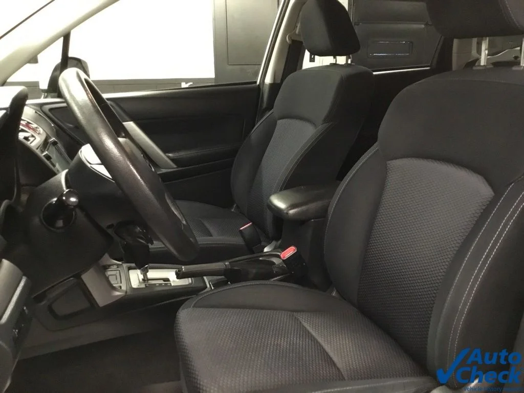 Used 2016 Silver Subaru 2.5i Premium image 24