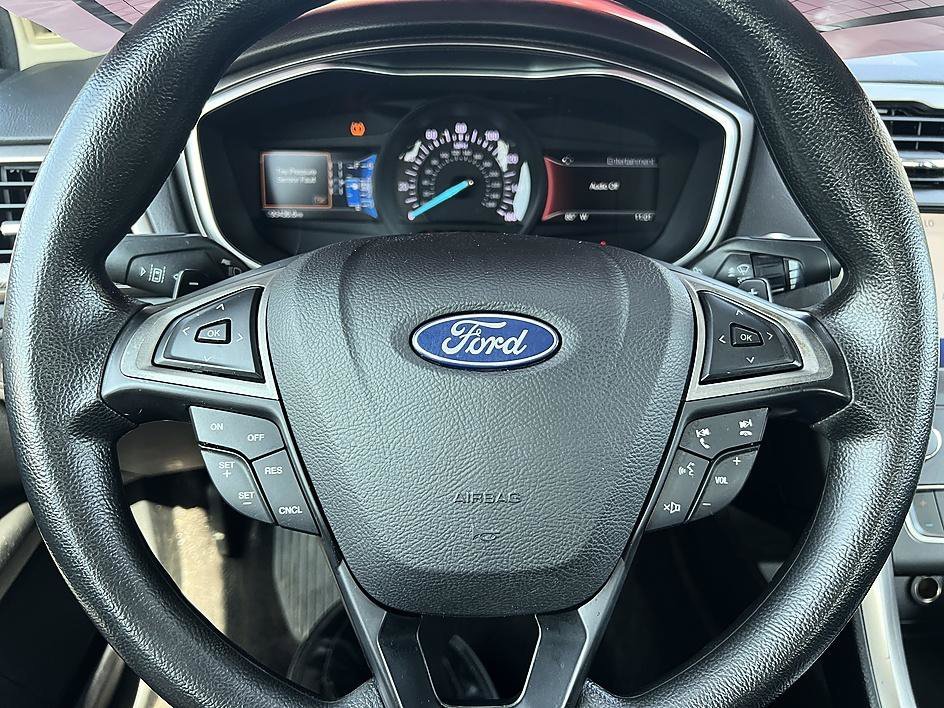 Used 2019 Magnetic Ford SE image 22