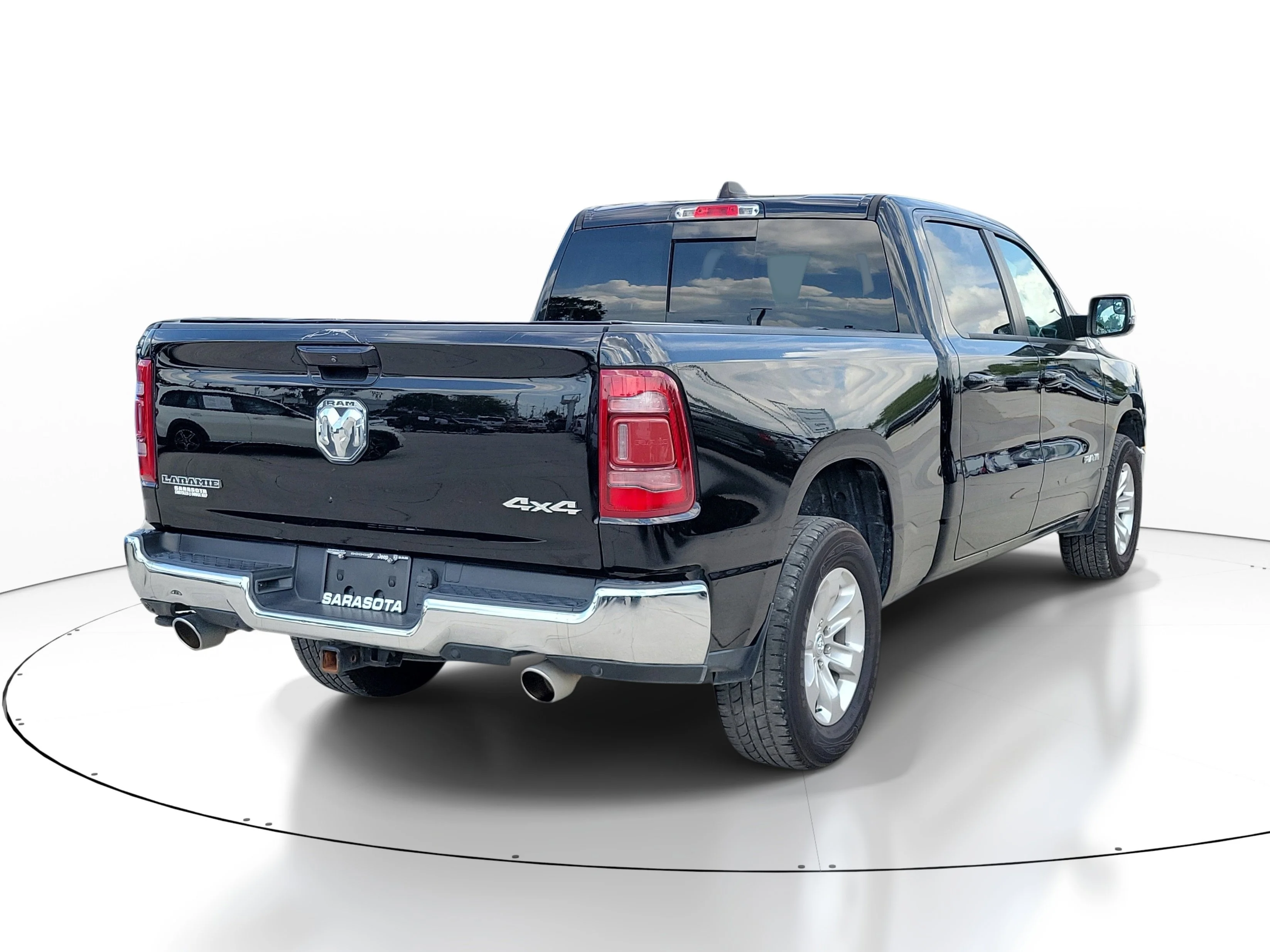 Used 2023 Diamond Black Crystal Pearlcoat Ram Laramie image 6