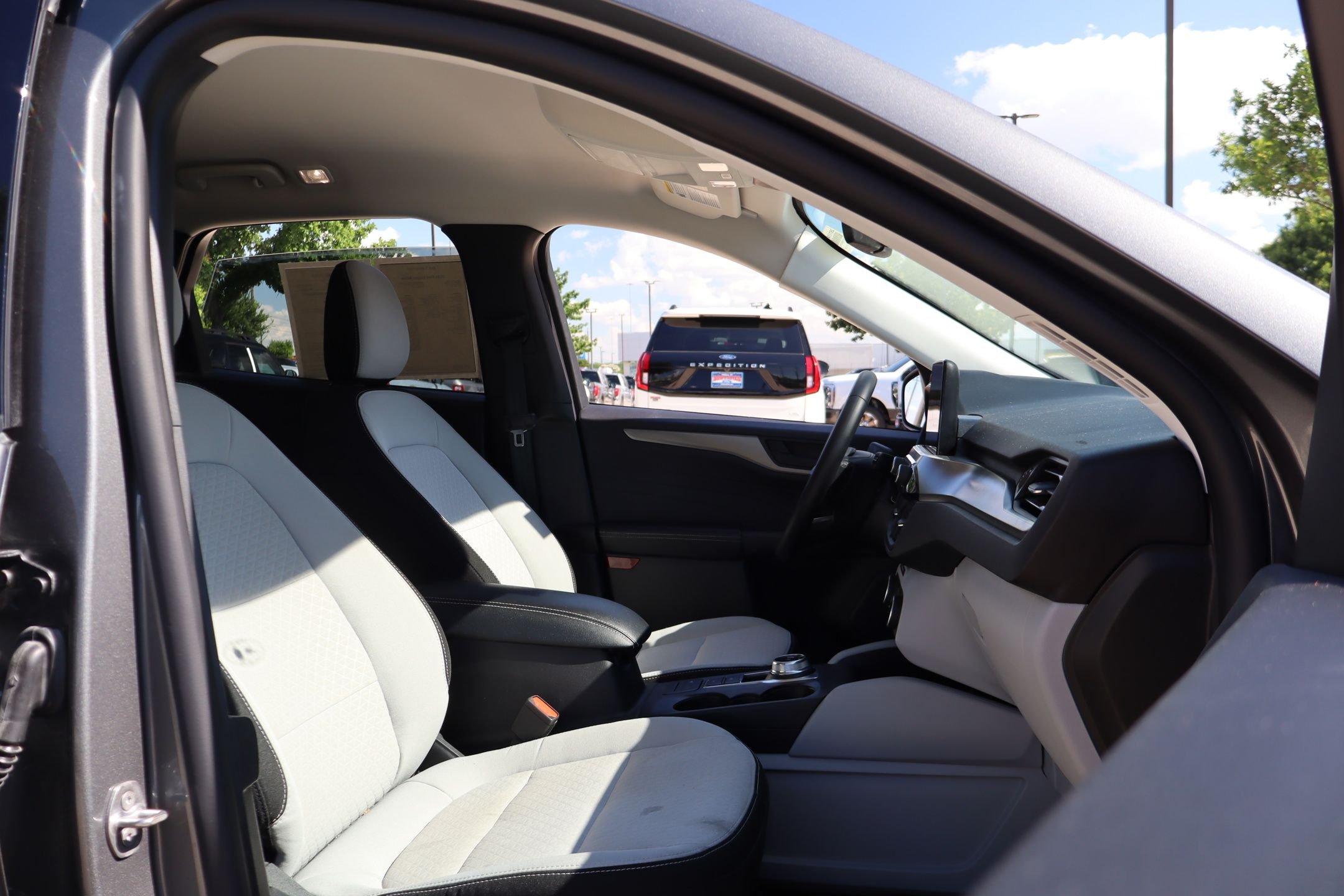 Used 2024 Gray Ford Active image 29