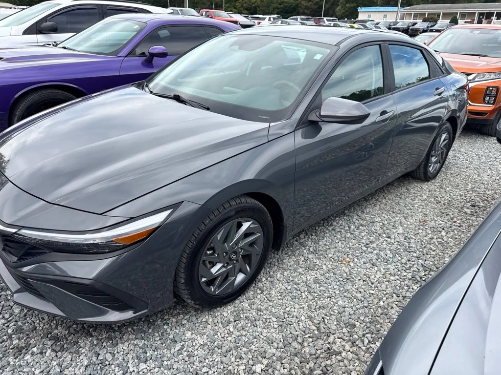 Used 2024 Gray Hyundai SEL image 2