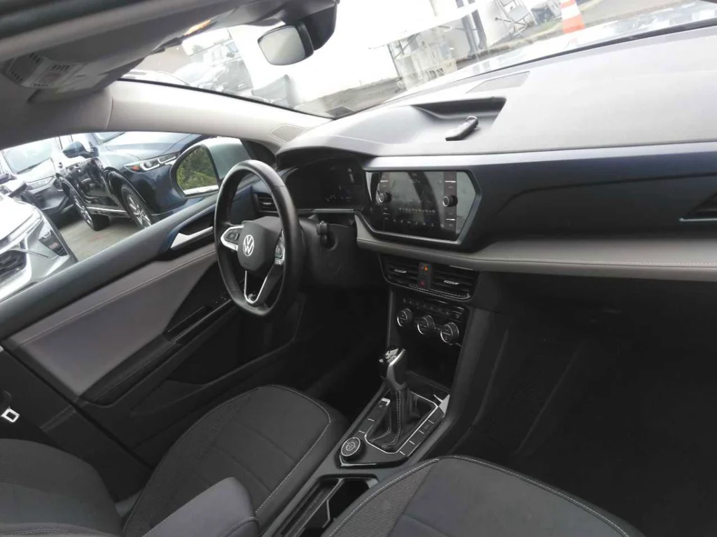 Used 2024 Silver Volkswagen 1.5T SE image 4