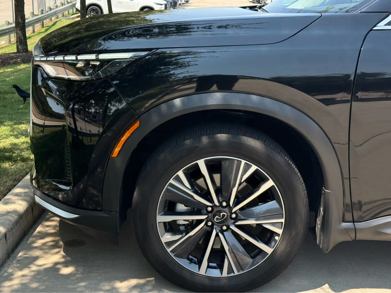 Certified Used 2027 Mineral Black INFINITI LUXE image 10