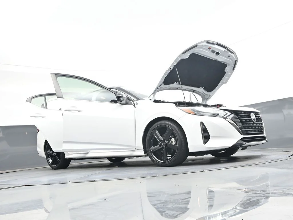 Used 2024 White Nissan SR image 55