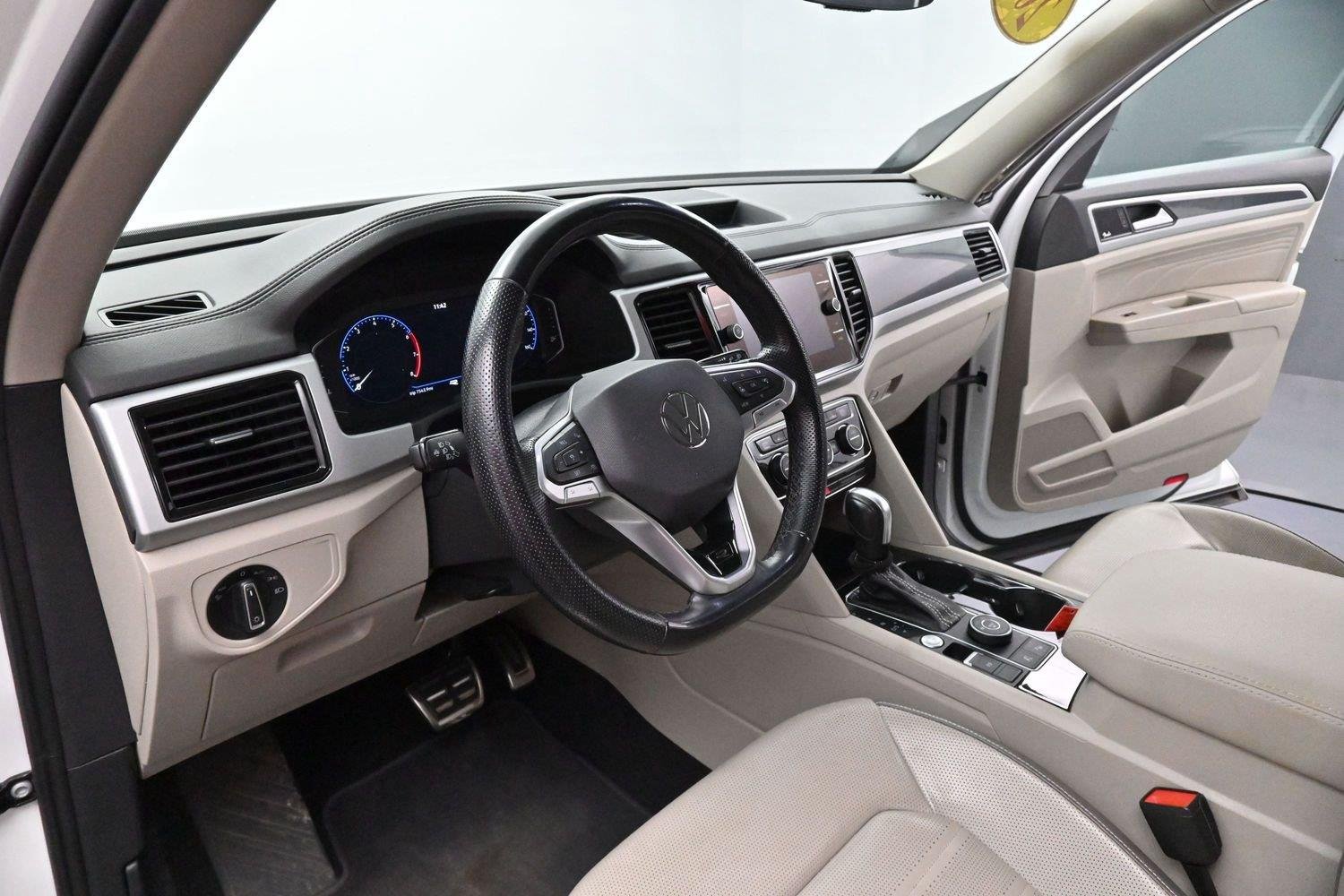 Used 2021 Pure White Volkswagen 3.6L V6 SEL Premium R-Line image 18