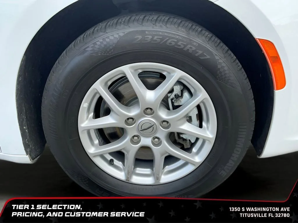 Used 2023 White Chrysler Touring L image 35