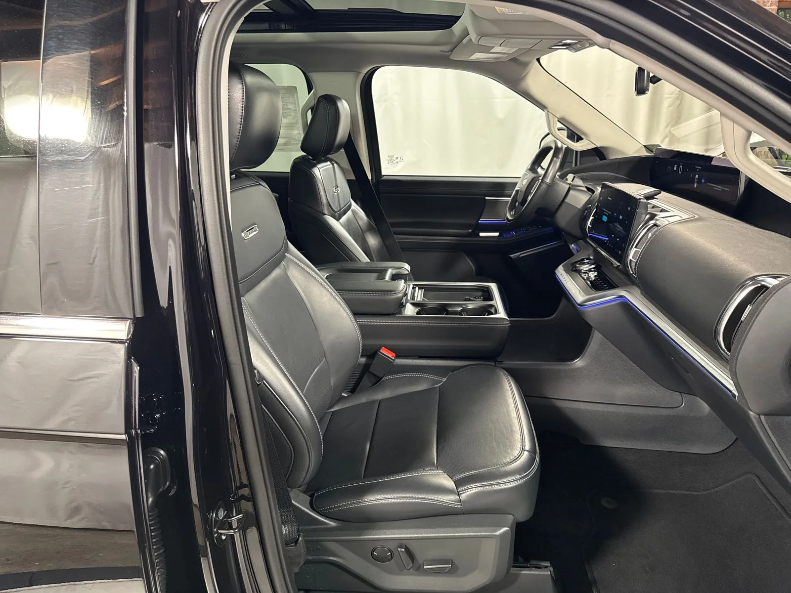 Used 2025 Black Ford Platinum image 30