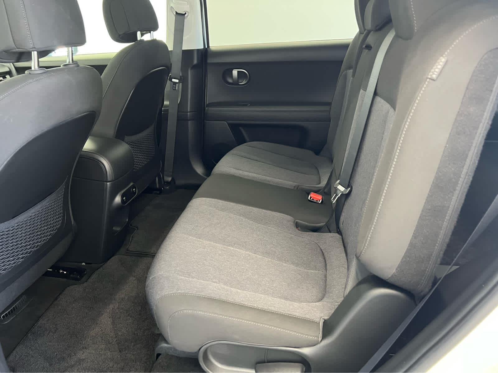 Used 2025 Atlas White Hyundai SE image 28