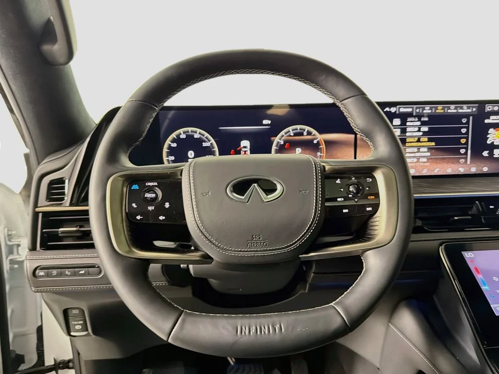 Used 2025 Black INFINITI AUTOGRAPH image 11