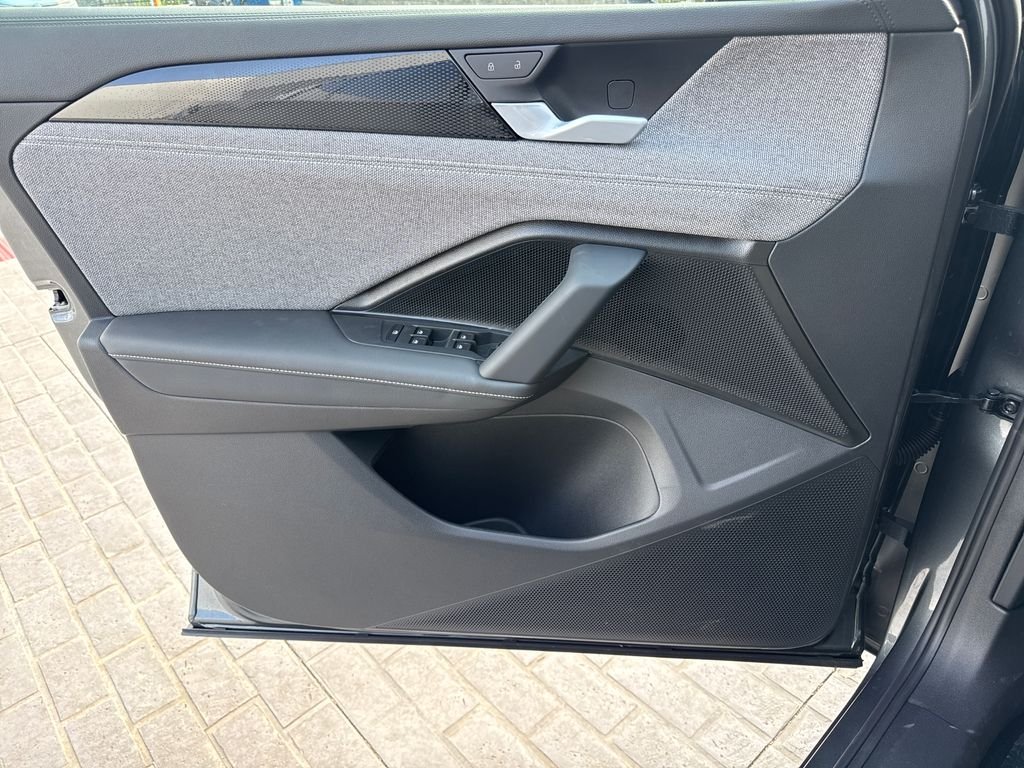 New 2026 Platinum Gray Metallic Volkswagen 2.0T S image 19