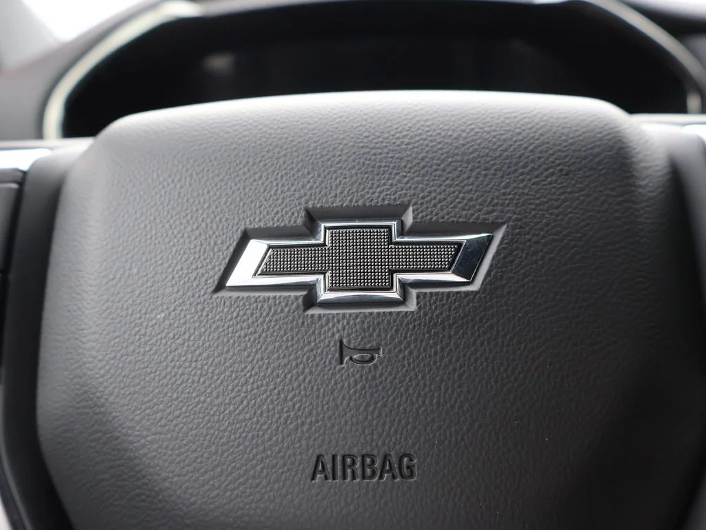 Used 2025 Black Chevrolet RS image 27