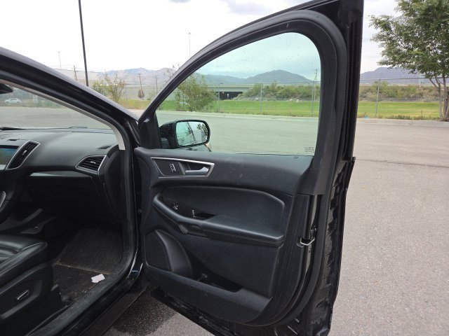Used 2019 Black Metallic Ford SEL image 19