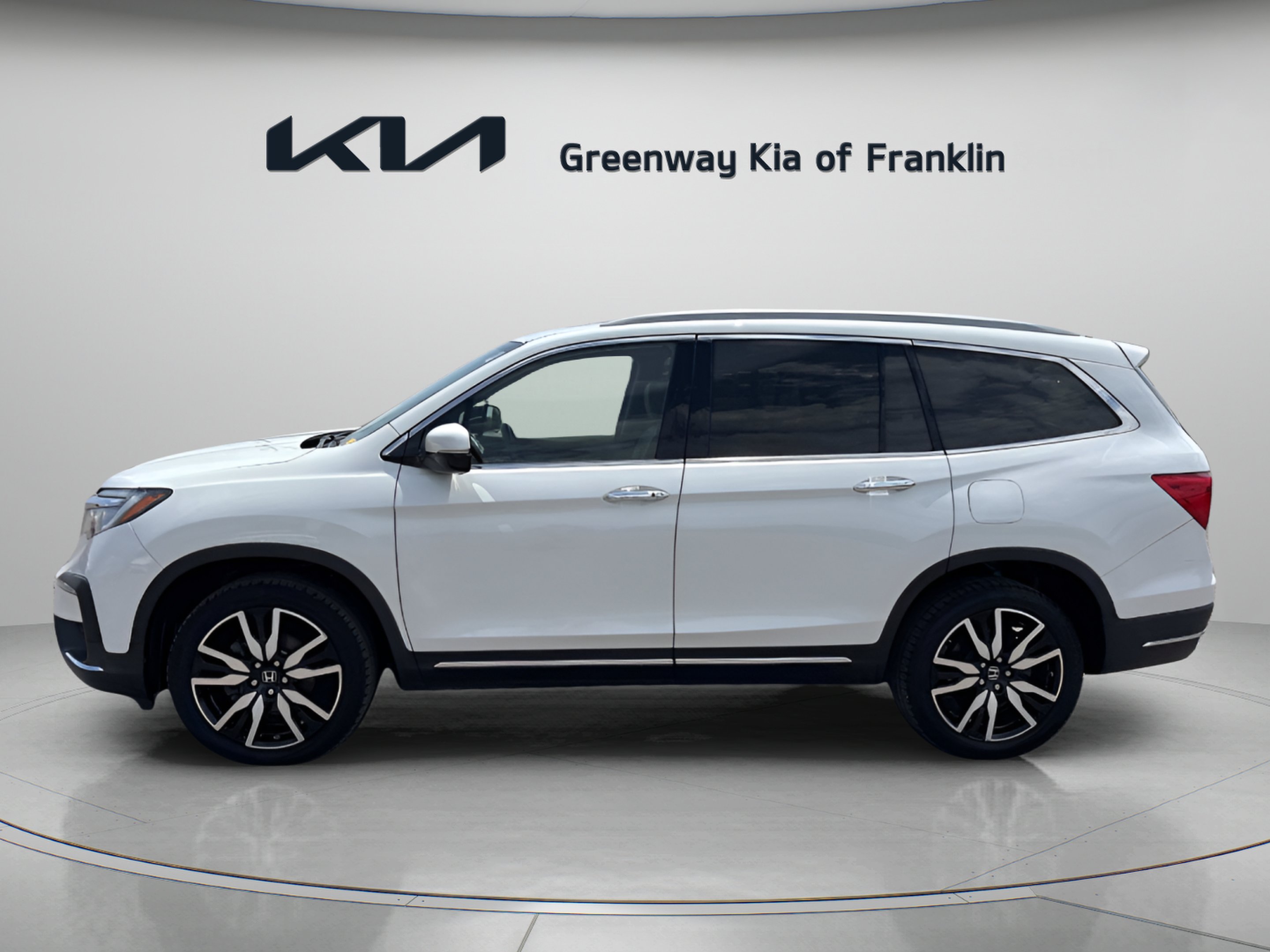 Used 2020 Platinum White Honda Touring image 4