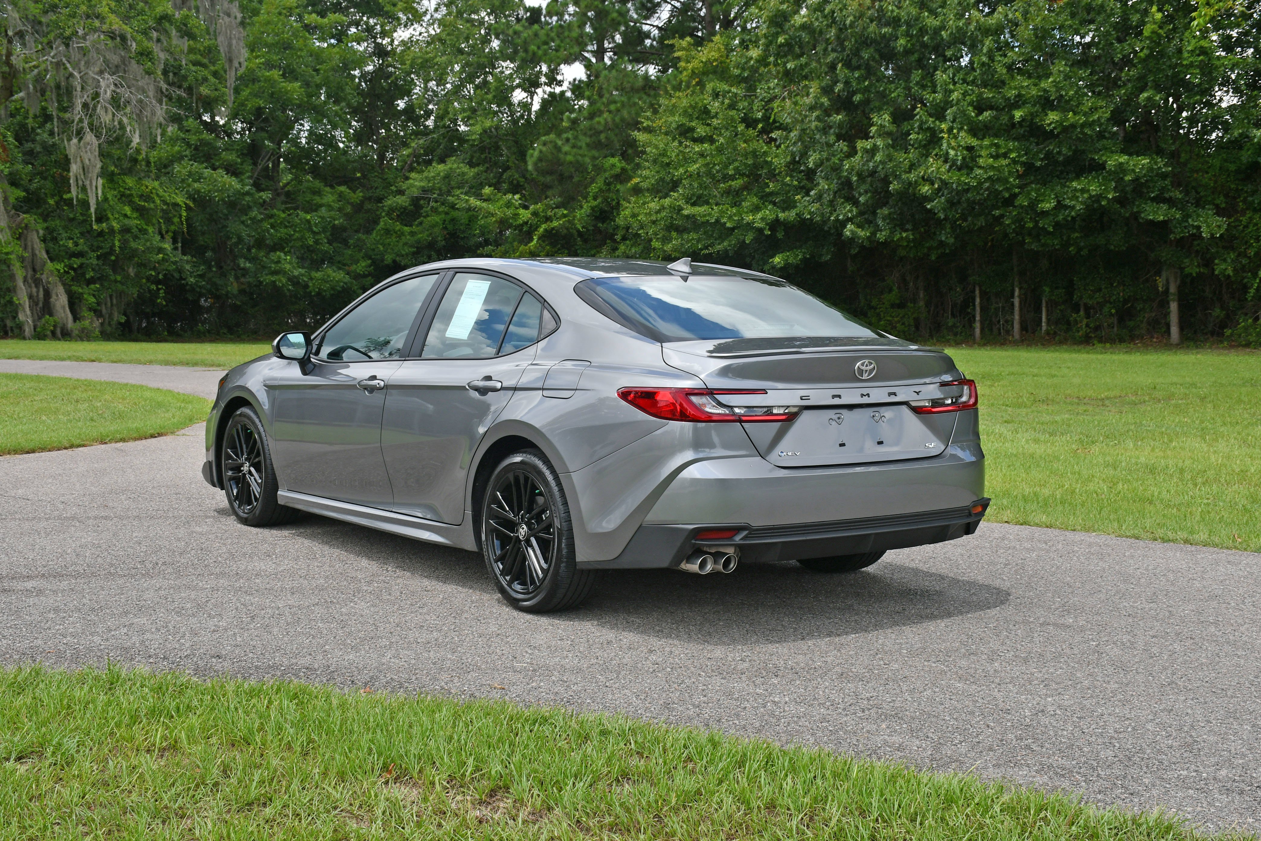 Used 2026  Toyota SE image 3
