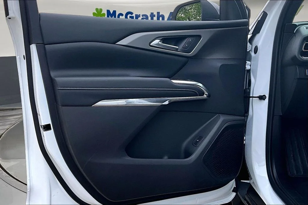 Used 2026 White Chevrolet LT image 23