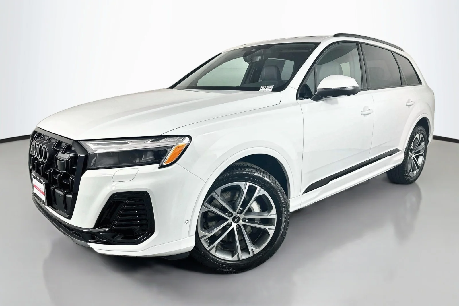 <span style='font-size: 28px; color:#111'>Luxury Loaner 2026 Q7 SUV</span>