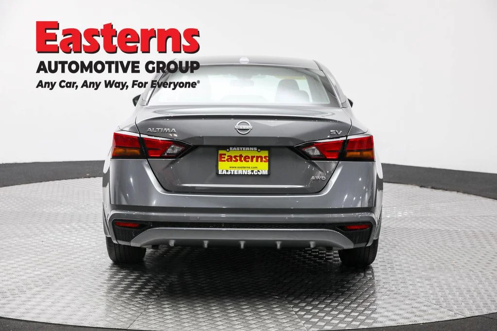 Used 2024 Gray Nissan 2.5 SV image 6