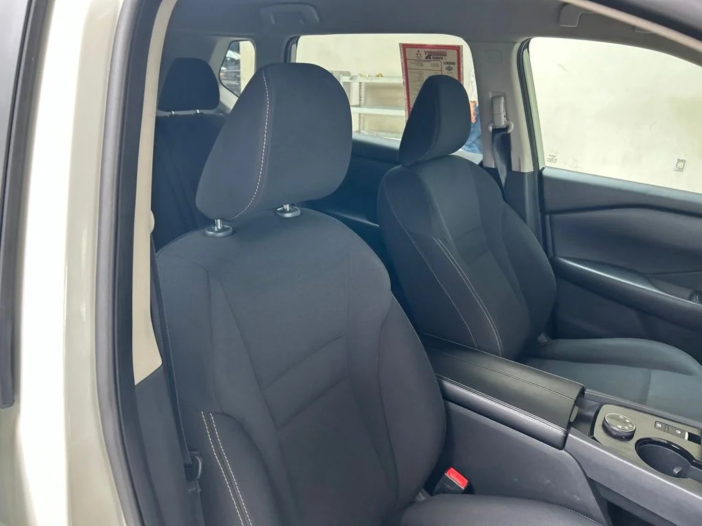 Used 2024 White Nissan S image 21