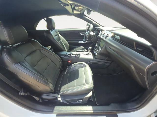 Used 2018 White Ford GT Premium image 15