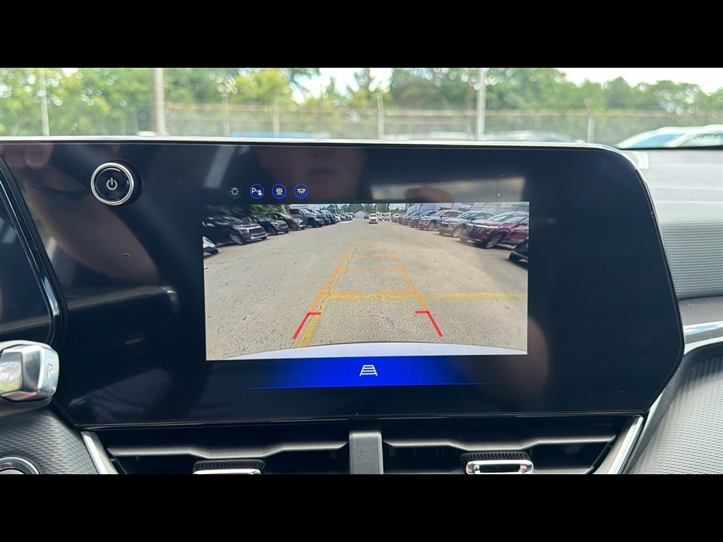 2027 Chevrolet Equinox LT - Photo 18