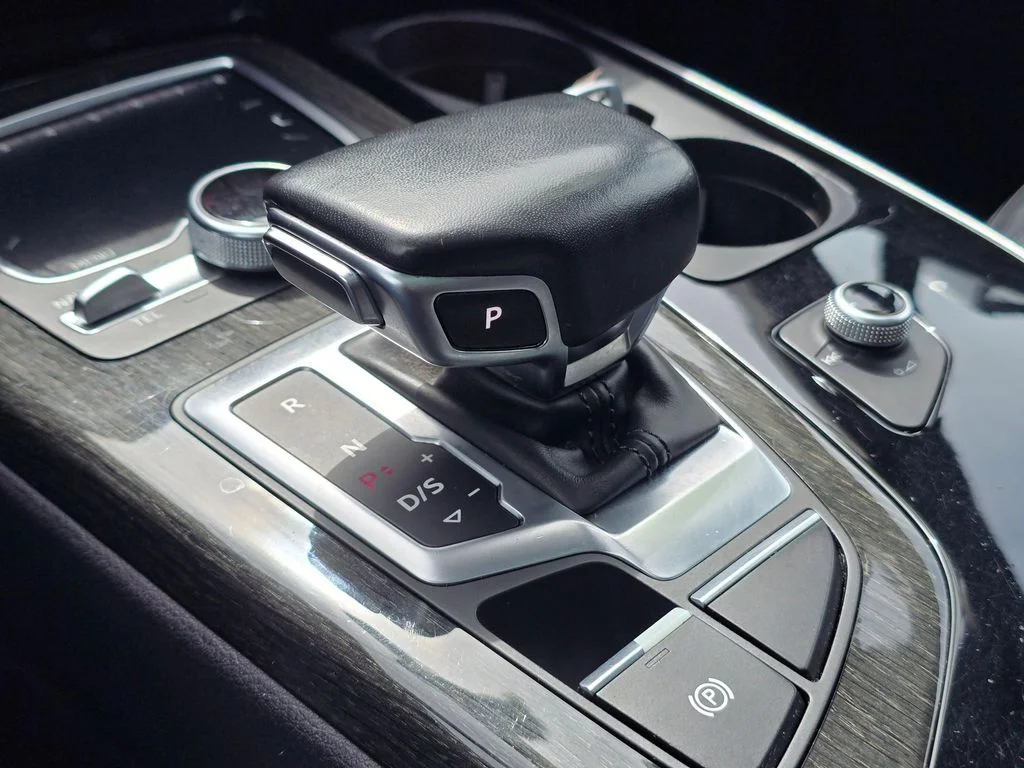Used 2019 Silver Audi 55 Premium image 27