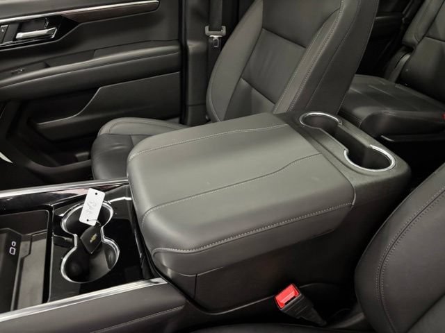 Used 2025 Black Chevrolet Z71 image 41