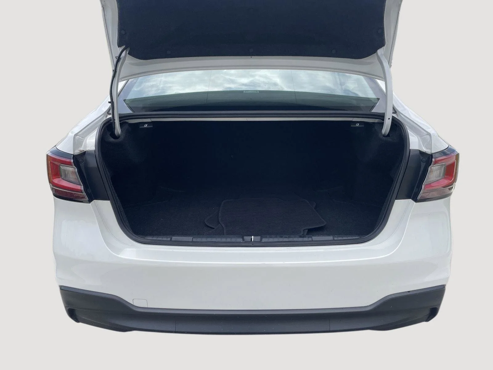 Used 2022 Crystal White Pearl Subaru Premium image 7