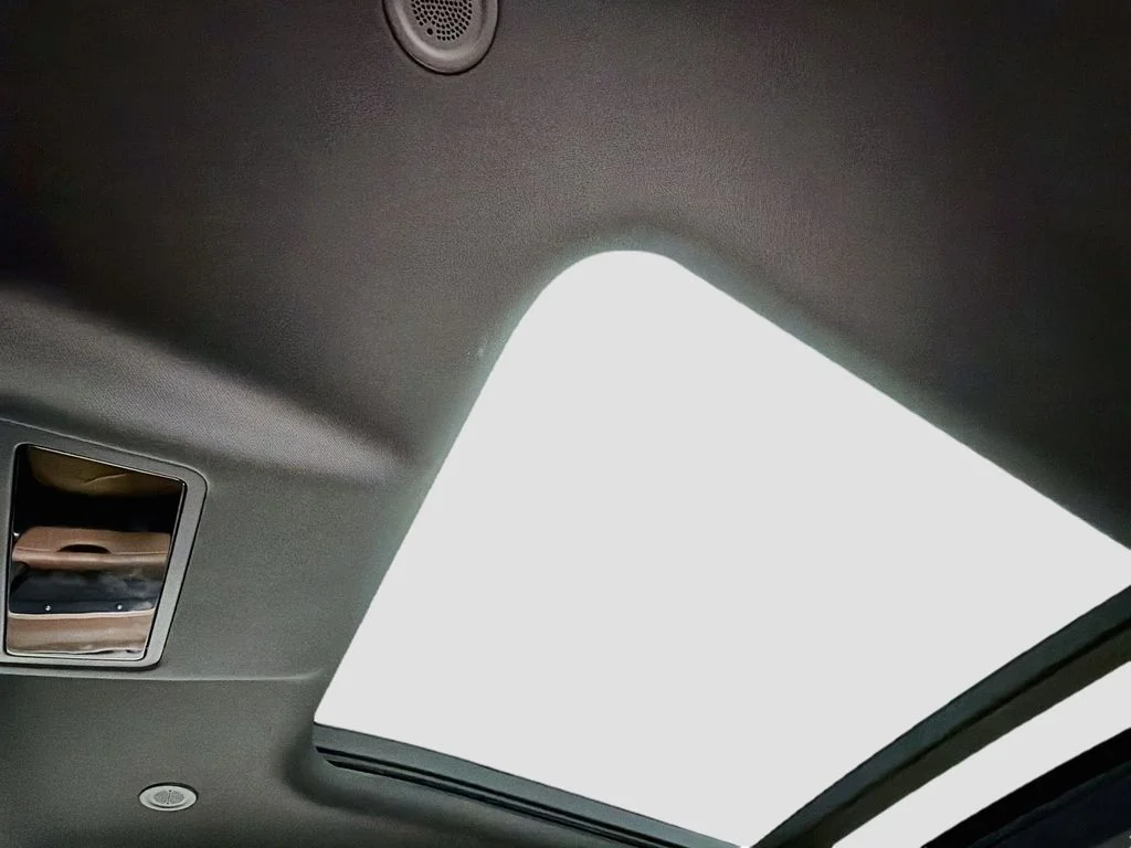 Certified Used 2025 Gray Land Rover X-Dynamic SE image 23