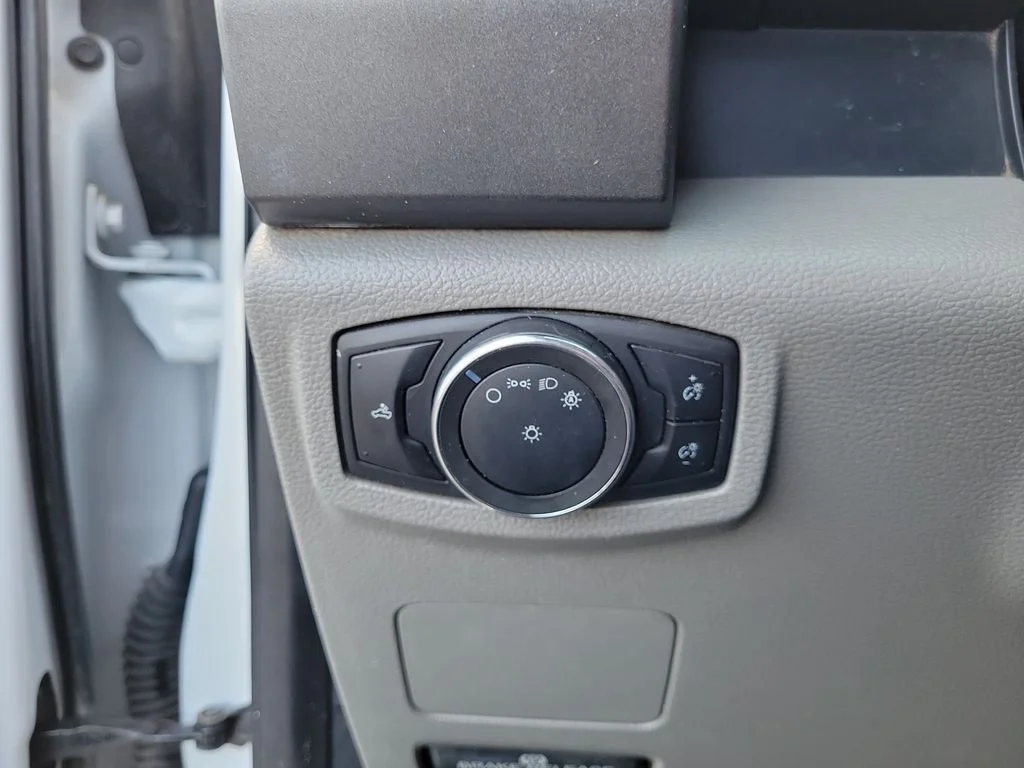 Used 2020 Oxford White Ford XL image 25