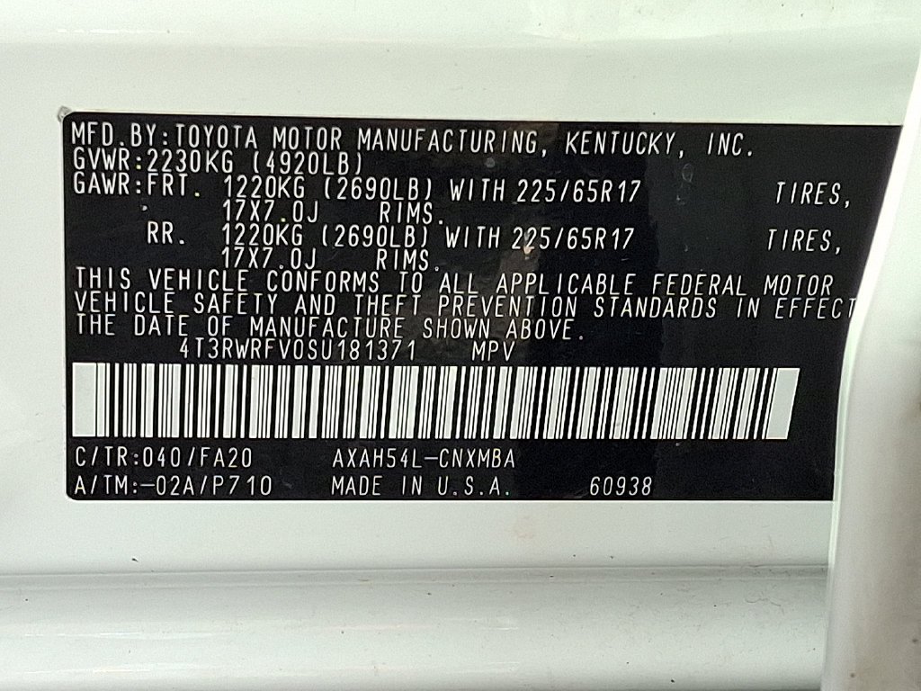 Used 2025 White Toyota XLE image 27
