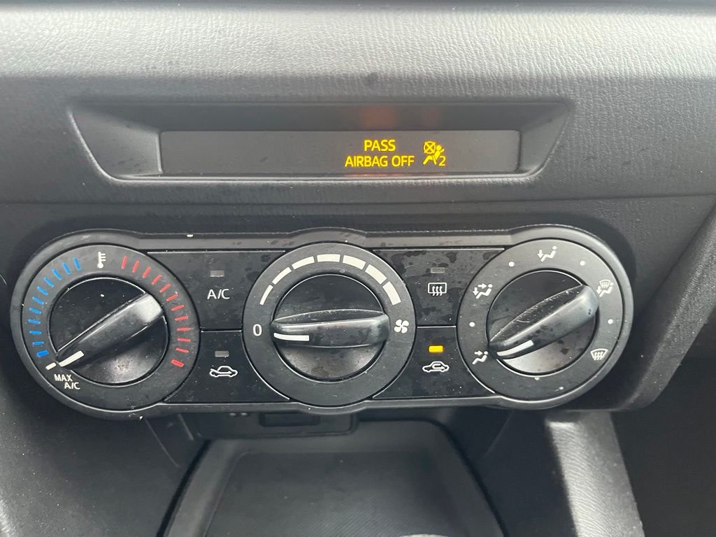 Used 2015 Red Mazda i Sport image 17