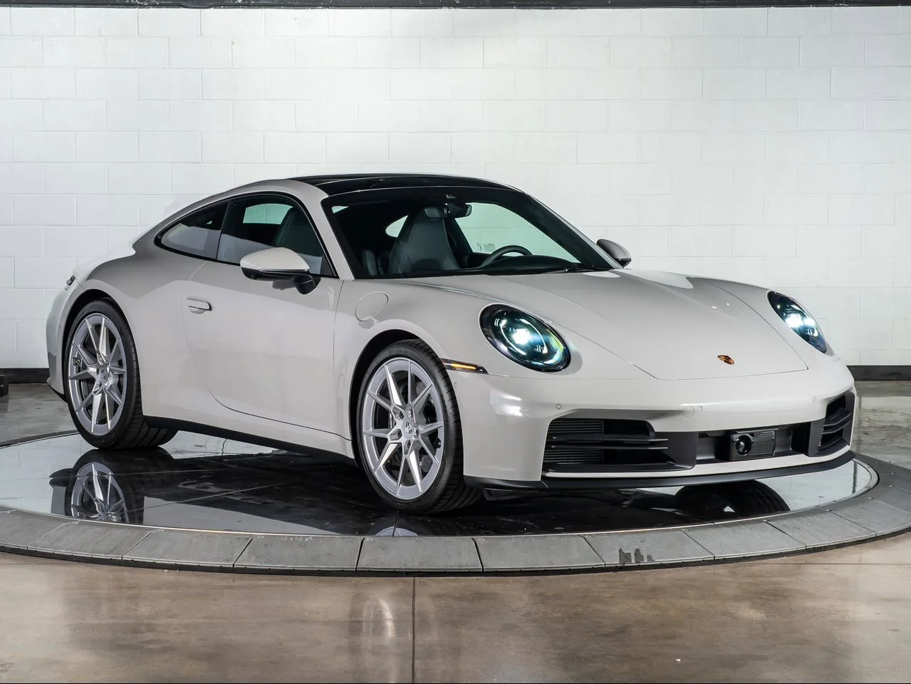 Used 2026  Porsche Carrera image 7