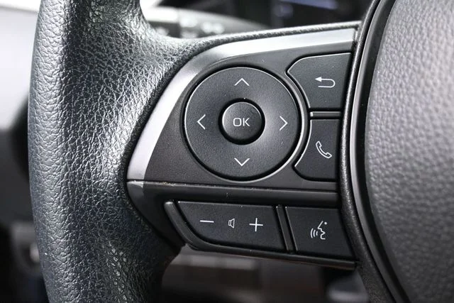 2025 Toyota Corolla LE - Photo 19