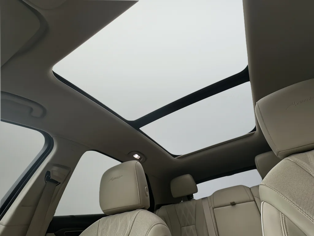 Used 2021 Red Buick Avenir image 19