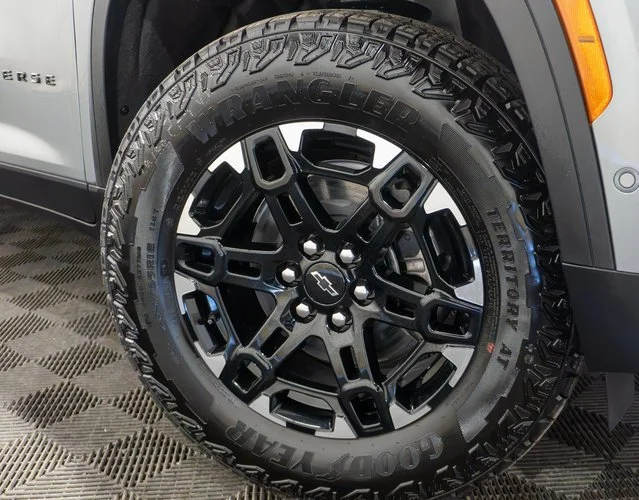 2027 Chevrolet Traverse Z71 - Photo 8