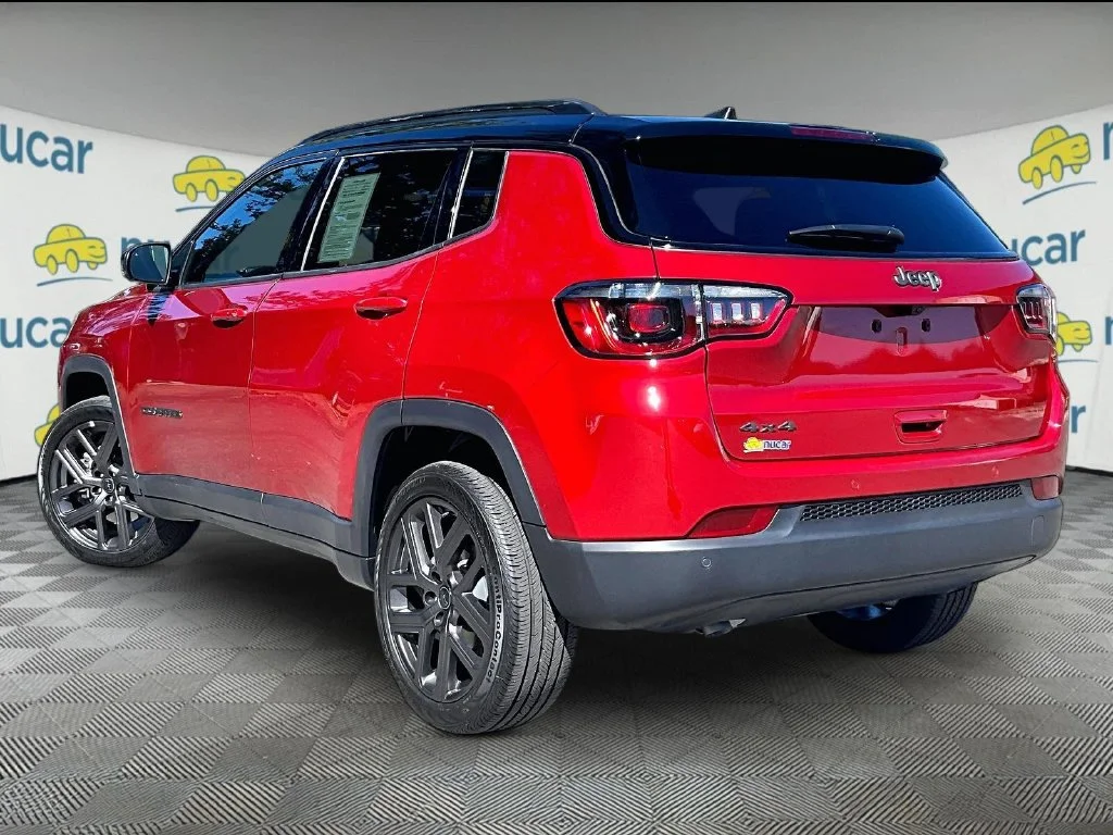 Used 2026 Red Hot Pearlcoat Jeep Limited image 4