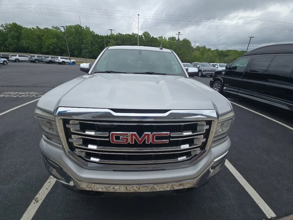 Used 2017 QUICKSILVER METALLIC GMC SLT image 9