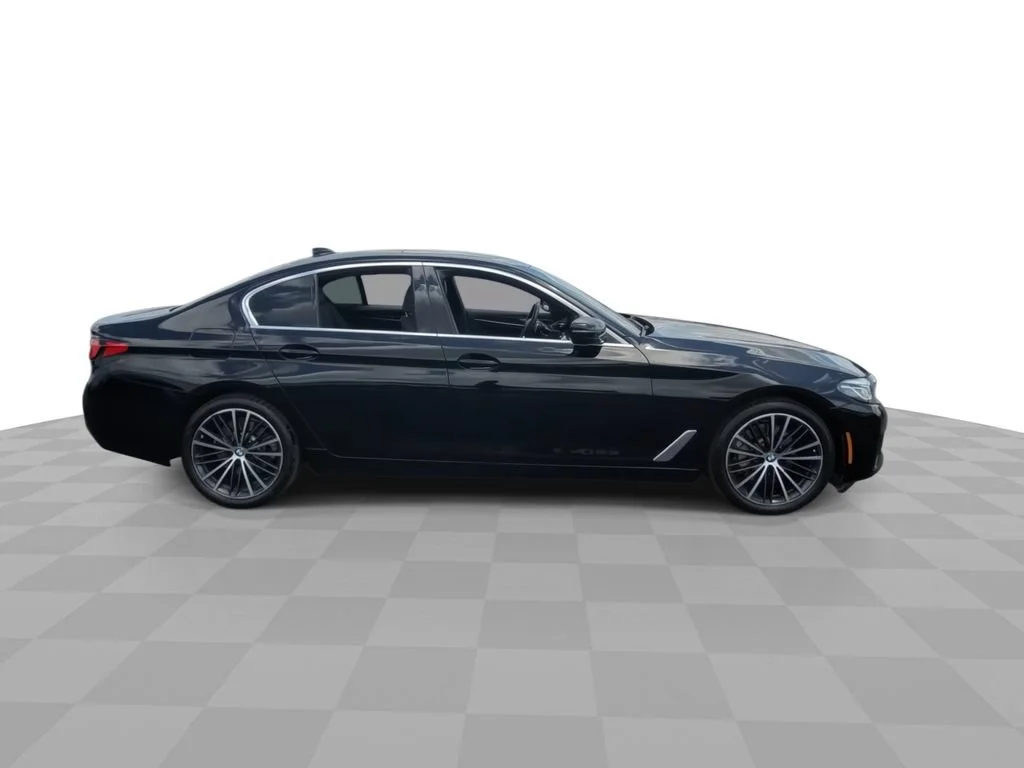 Used 2023 Black BMW i image 9