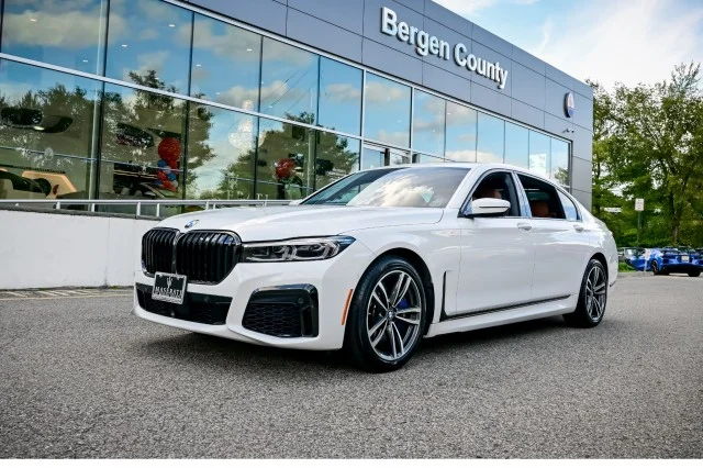 Used 2022 WHITE BMW 750i xDrive image 3