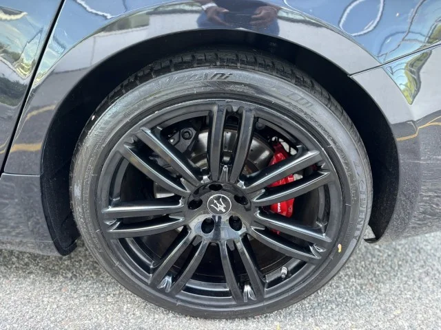 Used 2022 Nero Ribelle Metallic Maserati Modena ~ SPORTIVO PACKAGE & BOWERS & WILKINS image 10