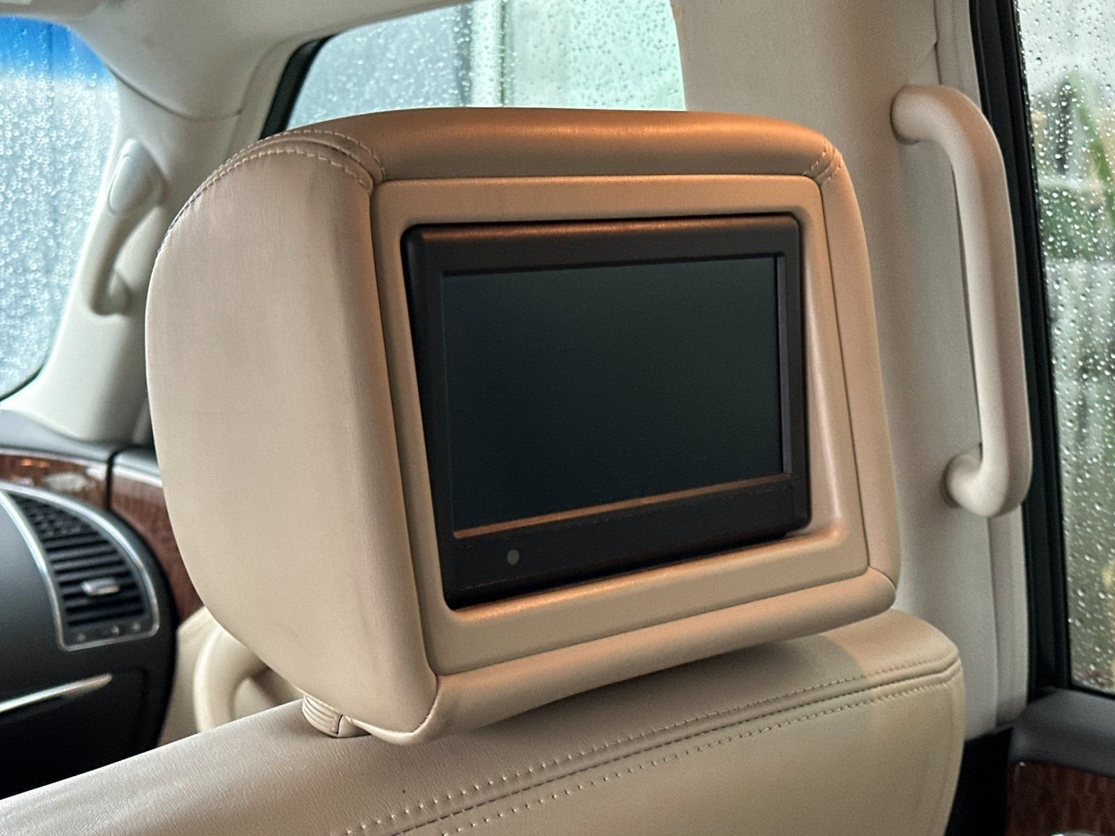 Used 2017 Pearl White Nissan Platinum image 14