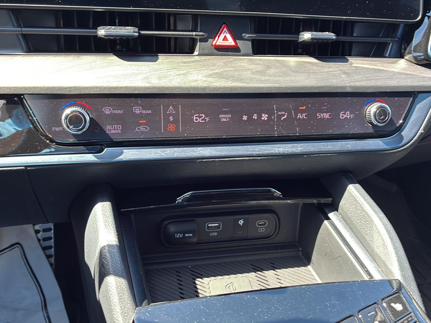 Used 2025 Vesta Blue Kia X-Line Prestige image 36