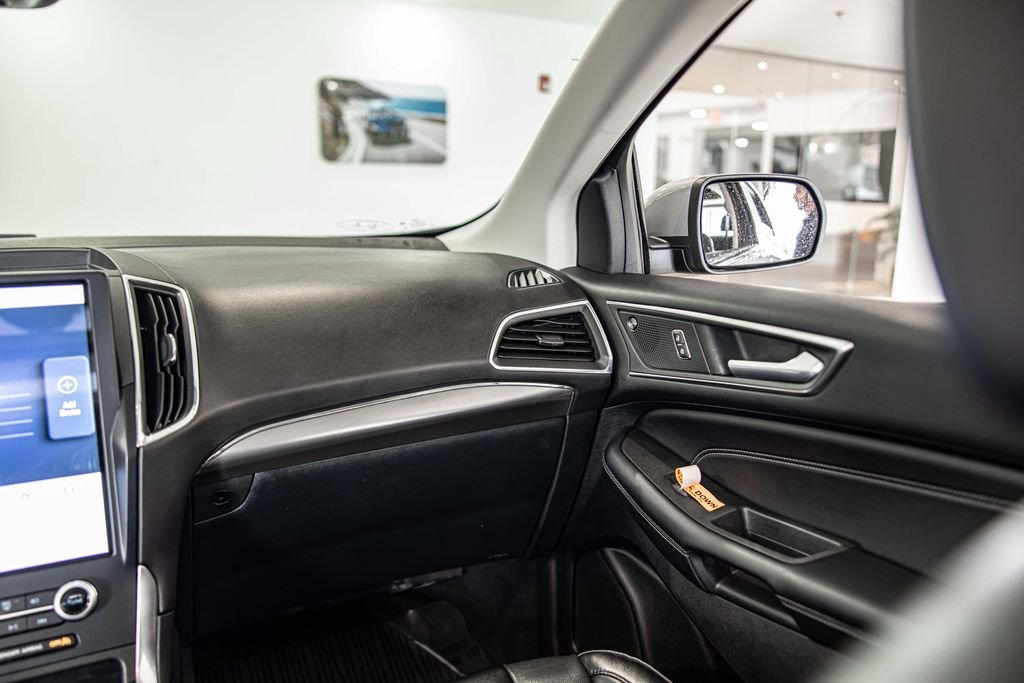 Used 2022 Silver Ford Titanium image 41