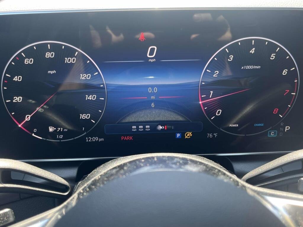 New 2026 2040/Black Mercedes-Benz GLC 300 image 3
