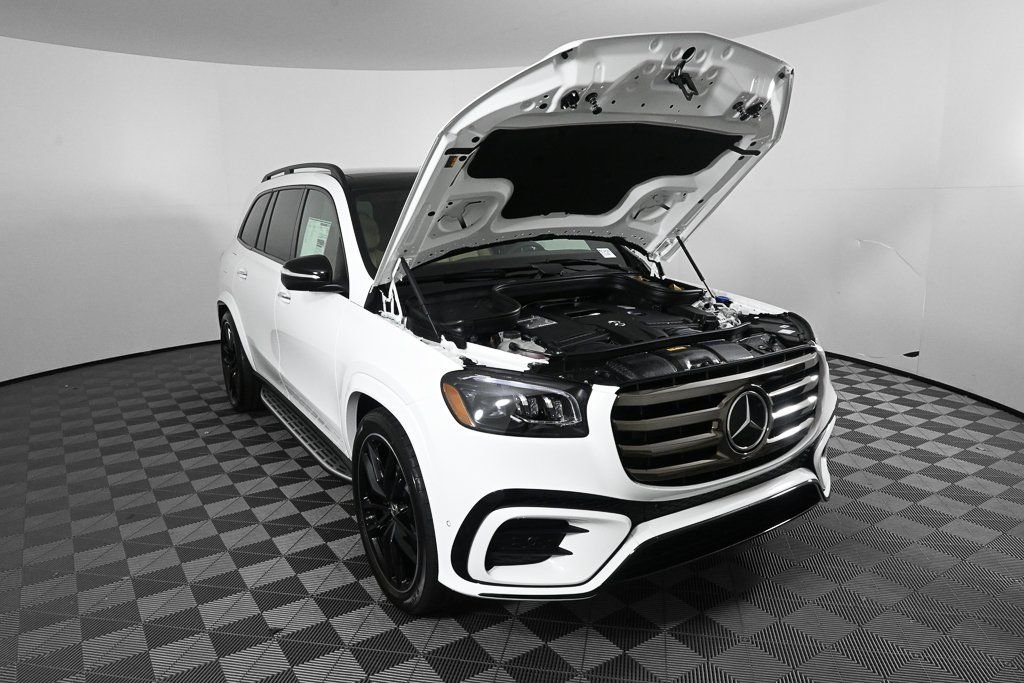 New 2026 Polar White Mercedes-Benz GLS 580 image 34